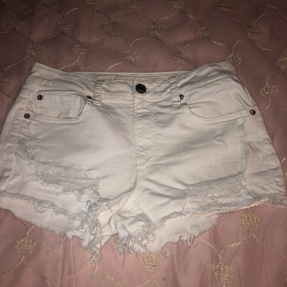 American eagle white shorts